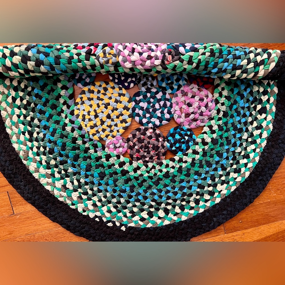 Handbraided Rug - Green Garden - Picture 5 of 12